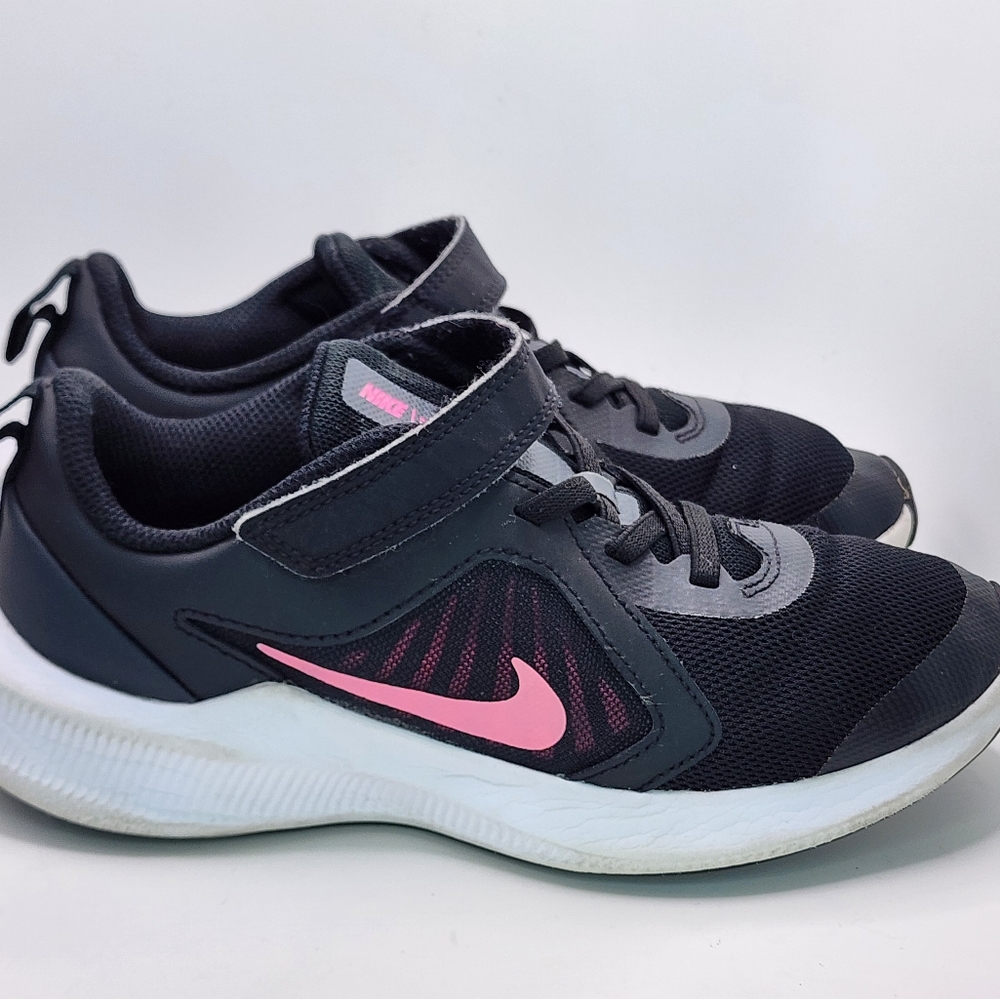 Nike Unisex-Child Star Runner 2 (PSV) Sneaker Size 5Y